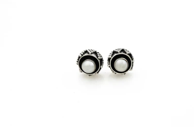 Cultured pearl button earrings, 'Pearly Soul' - Folk Art-Themed Natural Silver-White Cultured Pear Earrings
