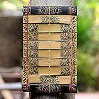 „Die Götter“, balinesischer Kalender – handgefertigter Palmblatt-Wandbehang