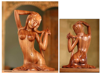 estatuilla de madera - Escultura de madera de forma femenina indonesia de comercio justo