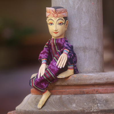 Ausstellungspuppe aus Holz, 'Mr. Bali'. - Ausstellungspuppe aus Holz