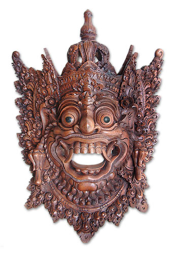 Máscara de madera - Máscara de madera tallada a mano.