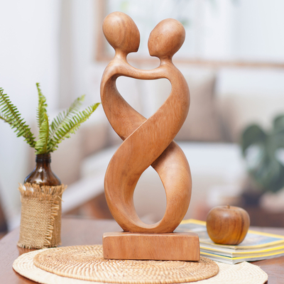 Wood sculpture, Heart to Heart