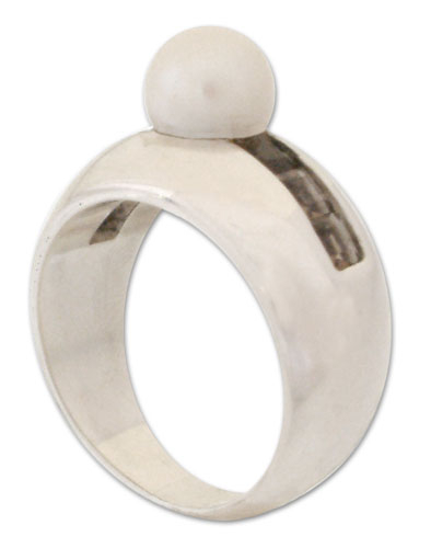Cultured pearl and quartz ring, 'Heart Song' - Modern Cultured Pearl and Quartz Ring