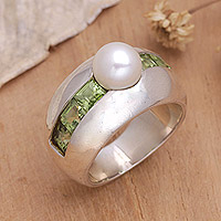 Cultured pearl and peridot cocktail ring, 'Heart Song' - Unique Cultured Pearl and Peridot Silver Ring