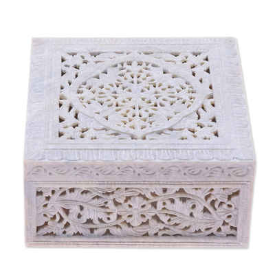 Caja de joyería de esteatita, 'Medallón floral' - Caja de joyería india de esteatita Jali