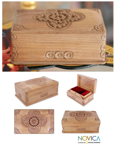 Wood jewelry box, Medallion