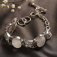 Pulsera de eslabones de piedra lunar, 'Floral Legends' - Pulsera artesanal de plata de ley de piedra lunar