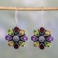 Amethyst- und Granat-Blumenohrringe, „Sommerblüten“ – Amethyst-Granat-Ohrringe, Blautopas-Sterlingsilberschmuck