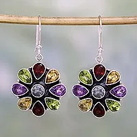 Amethyst- und Granat-Blumenohrringe, „Sommerblüten“ – Amethyst-Granat-Ohrringe, Blautopas-Sterlingsilberschmuck