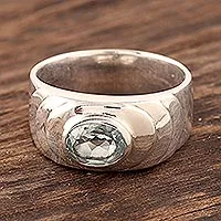 Blauer Topas-Solitärring, „Whirlpool“ – handgefertigter Blautopas-Ring aus Sterlingsilber mit einem Stein