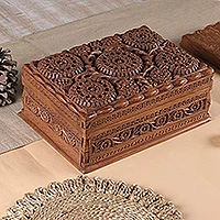 Caja de joyería de madera de nogal, 'Sunflower Mandalas' - Caja de joyería de madera floral tallada a mano