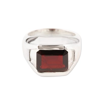 Garnet signet ring, 'Discreet Incandescence' - Garnet signet ring