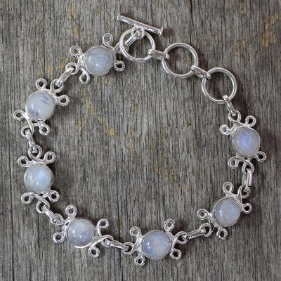 Moonstone flower bracelet, 'Daisy Chain' - Handcrafted Indian Floral Sterling Silver Moonstone Bracelet