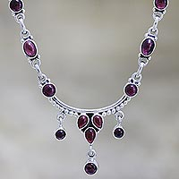 Garnet choker, 'Classic Beauty' - Sterling Silver and Garnet Necklace