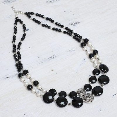 Onyx and Shell Pearl necklace