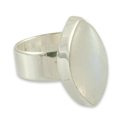 Regenbogen-Mondstein-Solitärring - Handgefertigter moderner Ring aus Sterlingsilber und Mondstein