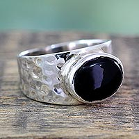 Onyx-Solitärring, „Enchanted Splendor“ – Sterling-Silber-Onyx-Ring mit einem Stein von India Jewelry