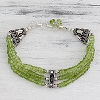 Peridot-Perlenarmband, „Fresh Green“ – Handgefertigtes Peridot-Armband mit Sterlingsilber 