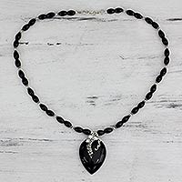 Halskette mit Onyx-Anhänger, „Midnight Blush“ – Fair-Trade-Halskette aus Sterlingsilber und Onyx