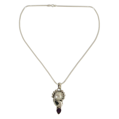 Halskette mit Perlen- und Amethyst-Anhänger, „Rajasthan Glory“ – Perlen- und Amethyst-Anhänger an einer Halskette aus Sterlingsilber