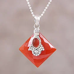 Karneol-Anhänger-Halskette, „Kolkata Scarlet“ – Karneol-Halskette aus der Indian Jewelry Collection