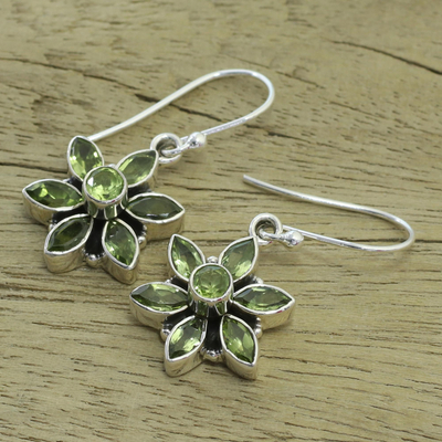 Pendientes de flores de peridoto - Aretes de peridoto de Sterling Silver Flower Jewelry