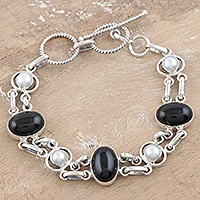 Pearl and onyx link bracelet, 'Jaipur Night' - Pearl and onyx link bracelet