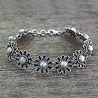 Pearl flower bracelet, 'Pristine Blossom'