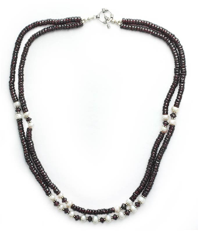 Garnet and pearl strand necklace