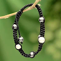 Pulsera de hematita estilo Shambhala, 'Mumbai Night' - Pulsera de hematita estilo Shambhala con cuentas de plata de ley