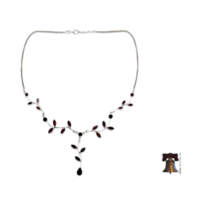 Granat-Y-Halskette - Fair gehandelte Y-Halskette für Damen aus Granat und Sterlingsilber 