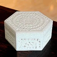 Marble box, 'Lotus Grandeur' - Indian Floral Marble Decorative Box