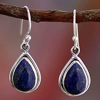 Lapislazuli-Ohrhänger, „Blauer Tropfen“ – Fair-Trade-Ohrringe aus Sterlingsilber und Lapislazuli