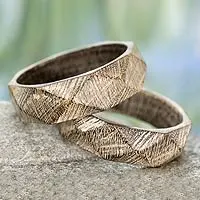 Pulseras de madera, 'Vintage Forest' (par) - Pulseras de madera talladas a mano en la India (par)