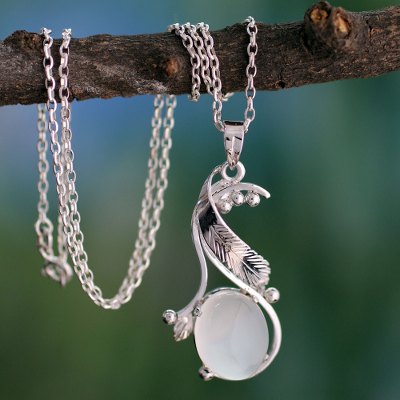 Moonstone pendant necklace, 'Moonlight Magic' - Moonstone pendant necklace
