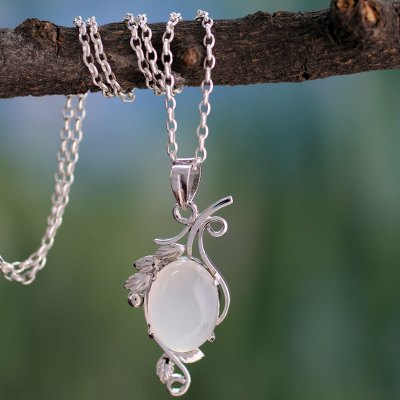 Moonstone pendant necklace, 'Luminous Illusion' - Moonstone pendant necklace