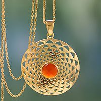 Gold-Vermeil-Anhänger-Halskette, „Jaipur Sun“ – Halskette aus Gold-Vermeil und orangefarbenem Onyx, indischer Schmuck