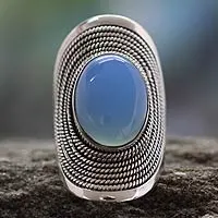 Anillo de cóctel de plata de primera ley, 'Jaipur Skies' - Anillo de calcedonia de joyería de plata de ley de la India