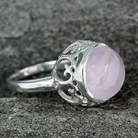 Anillo solitario de cuarzo rosa, 'Delhi romántica' - Joyería de cuarzo rosa Anillo solitario de plata de ley