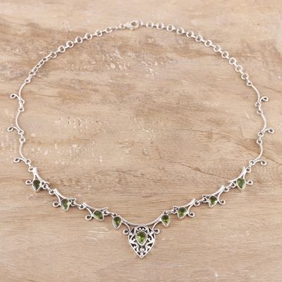 Peridot pendant necklace, 'Ivy Elegance' - Peridot pendant necklace