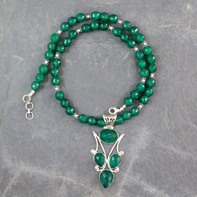 Halskette mit Onyx-Anhänger - Handgefertigte Halskette aus grünem Onyx und Silber