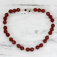 Collar de hilo de Carnelian, 'Passion's Glow' - Collar de Carnelian moderno