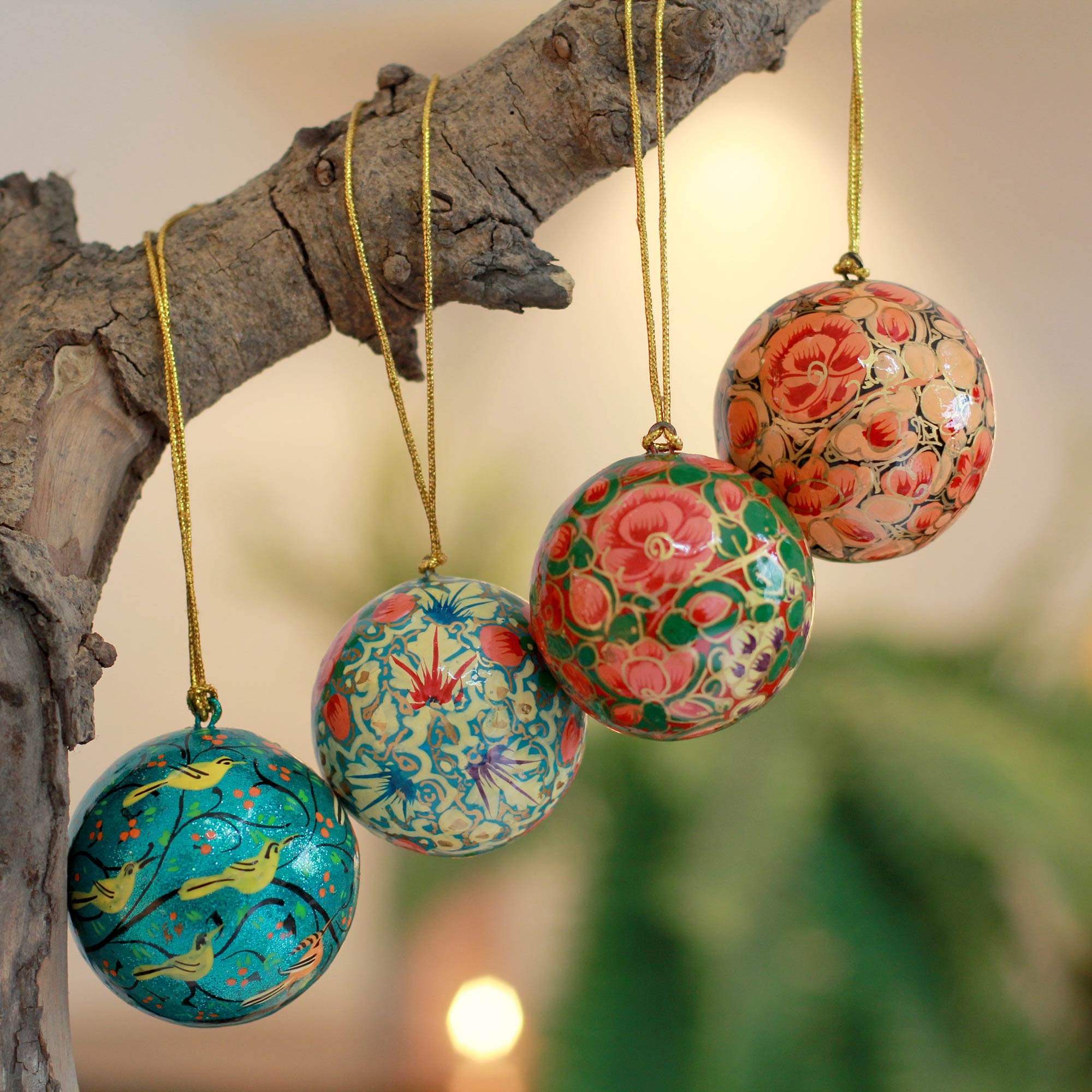India Handmade Papier Mache Christmas Ornaments (Set of 4)  Christmas