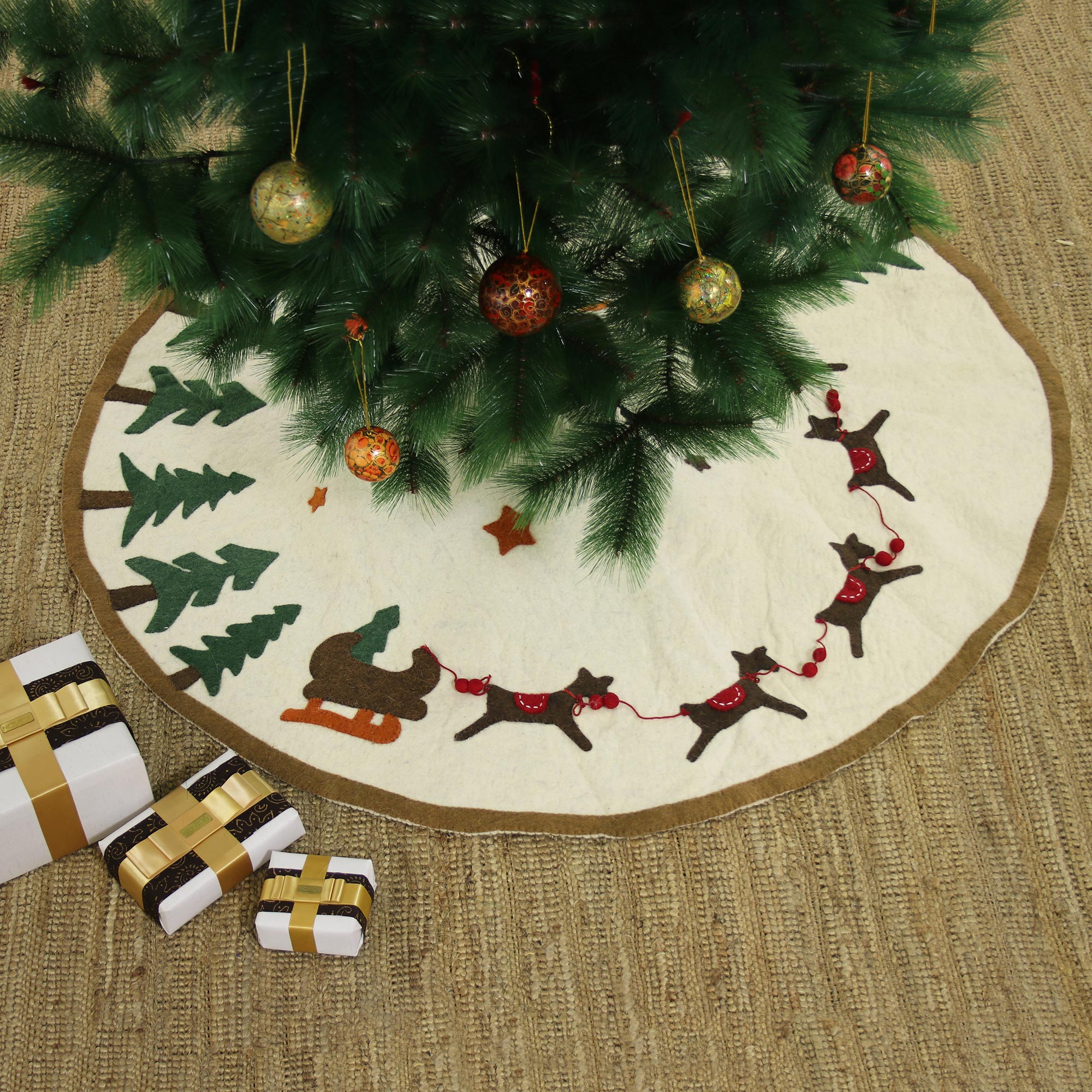 Modern Wool Applique Reindeer Christmas Tree Skirt - Reindeer Sleigh ...