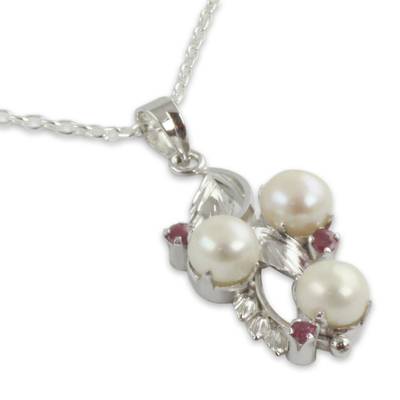 Collar con colgante de perlas cultivadas y rubíes - Collar de perlas y rubíes hecho a mano