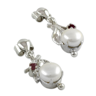 Pendientes colgantes de perlas cultivadas y rubíes - Aretes florales de perlas y rubíes