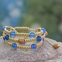 Pulsera con cuentas de calcedonia, 'Mente tranquila' - Pulsera con cuentas de calcedonia de Macrame de comercio justo