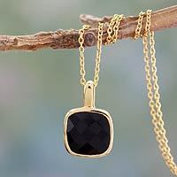 Gold-Vermeil-Onyx-Anhänger-Halskette, „Modern Charm“ – handgefertigte facettierte Onyx-Halskette aus Gold-Vermeil