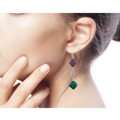 Zuchtperlen-Baumelohrringe, 'Diamond Vine' (Diamantrebe) - Handgefertigte Ohrringe aus rosa und grünem Zuchtperlsilber