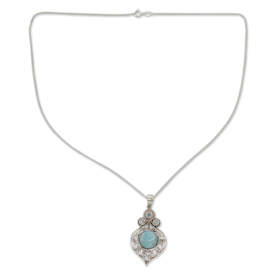 Halskette mit Larimar- und Blautopas-Anhänger - Fair gehandelte Halskette mit Larimar- und Blautopas-Silberanhänger
